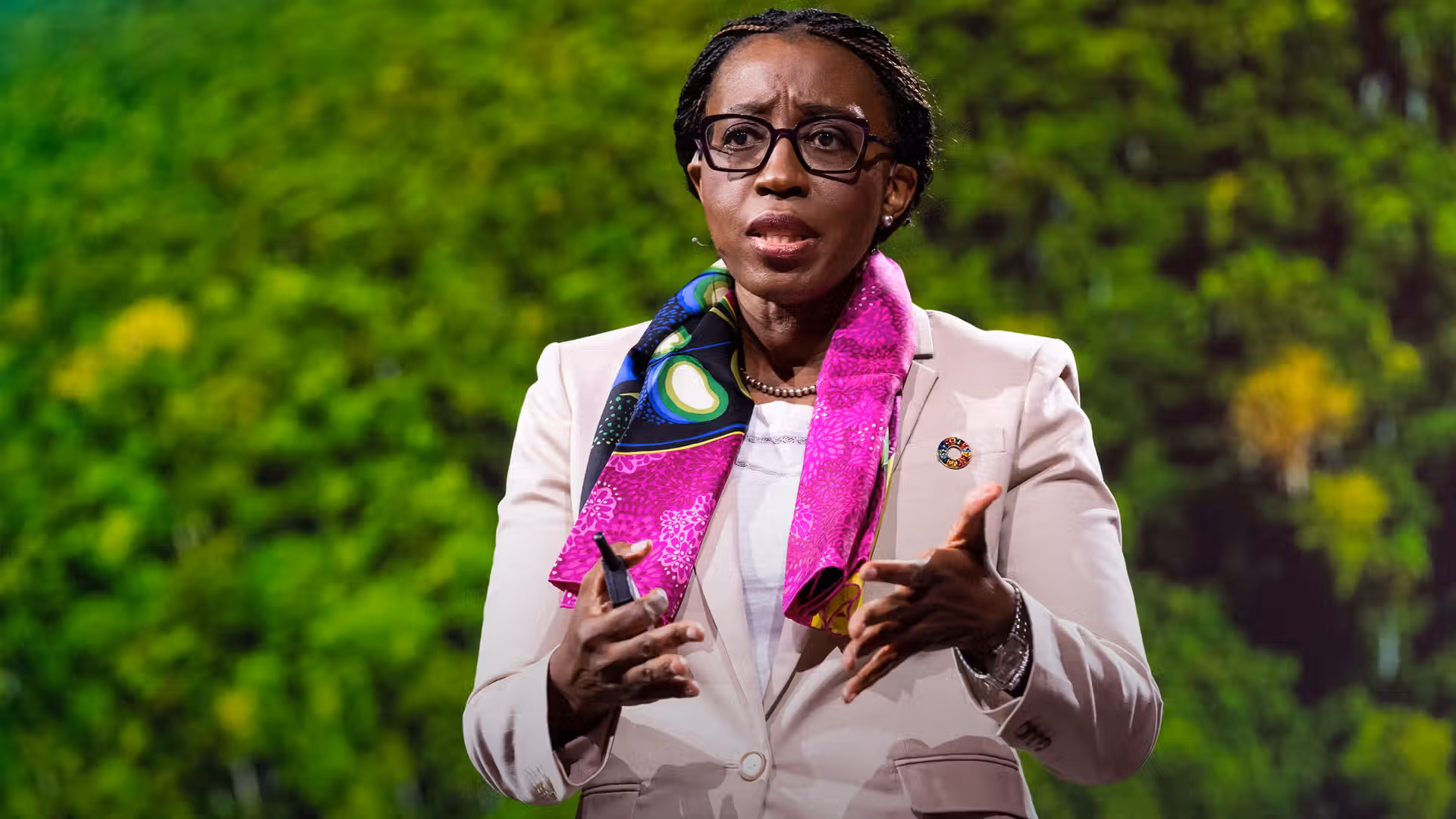 You are currently viewing Vera Songwe: A Champion of Economic Development and Sustainability in Africa