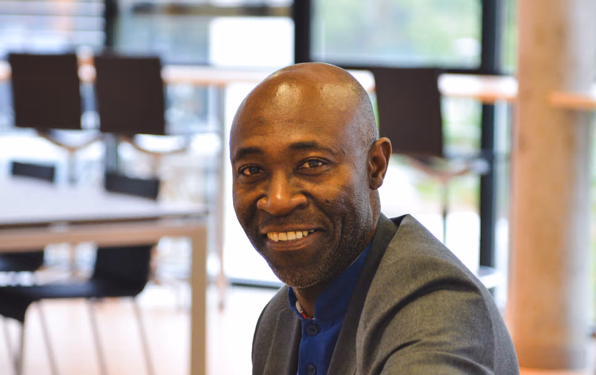 Lire la suite à propos de l’article Simon Nyeck, Ph.D : expert d’origine camerounaise en management des marques de luxe